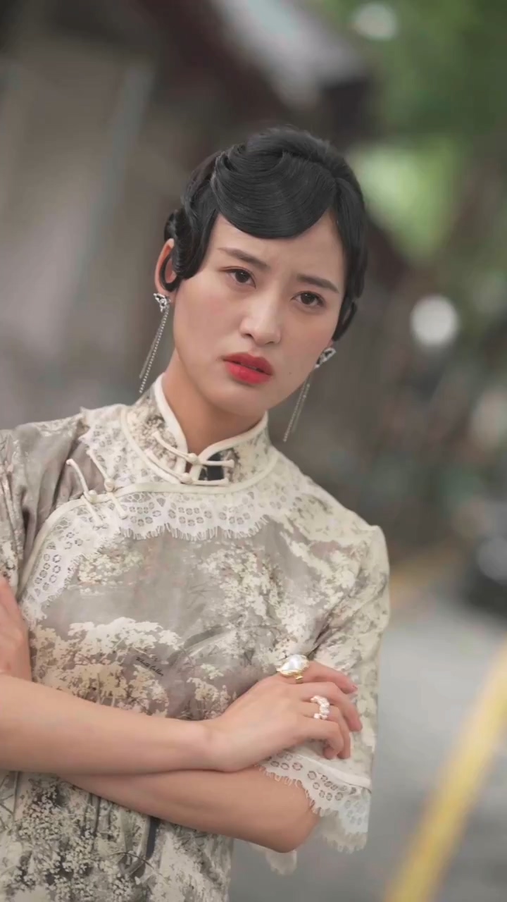 透视狂医混都市 第05集