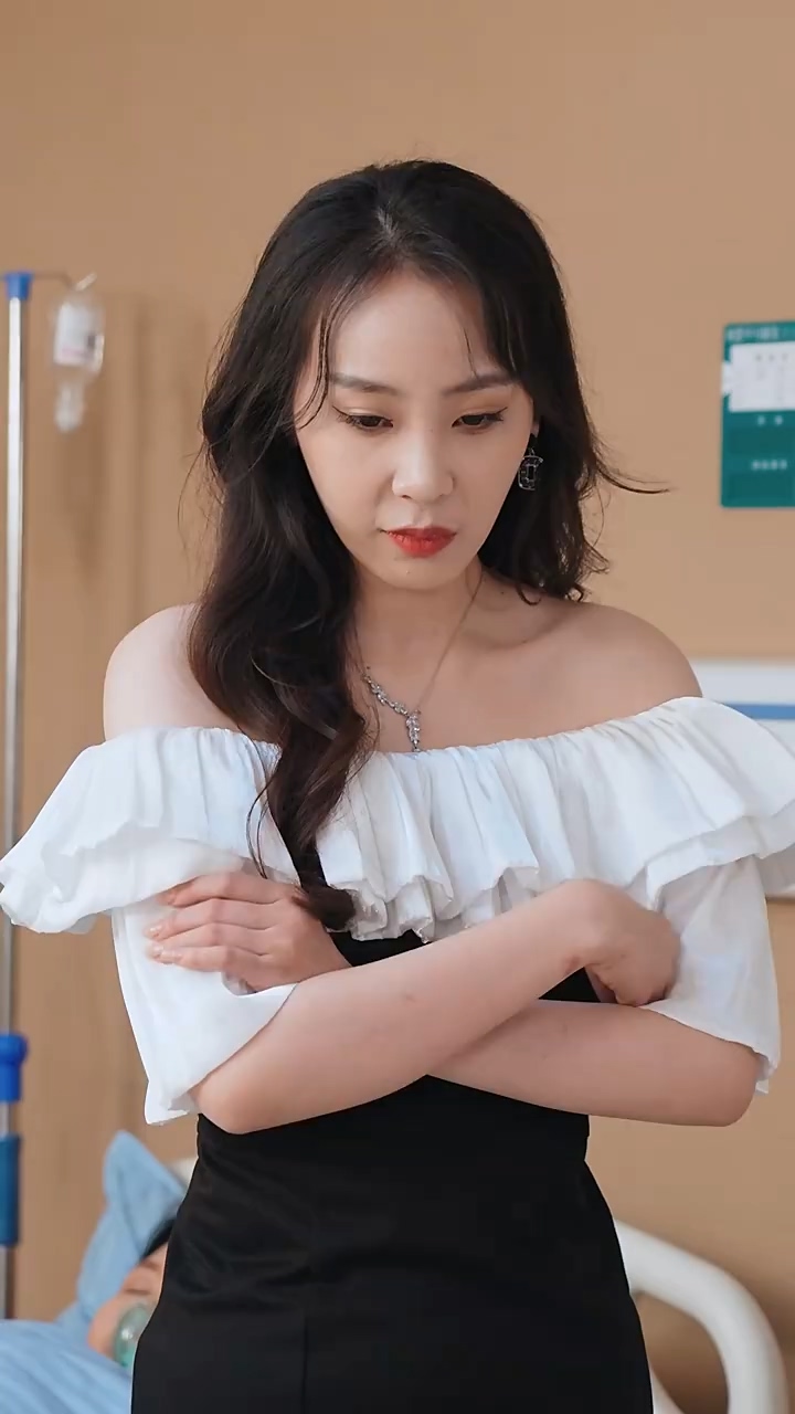 贬值之美女主播爱上我 第03集