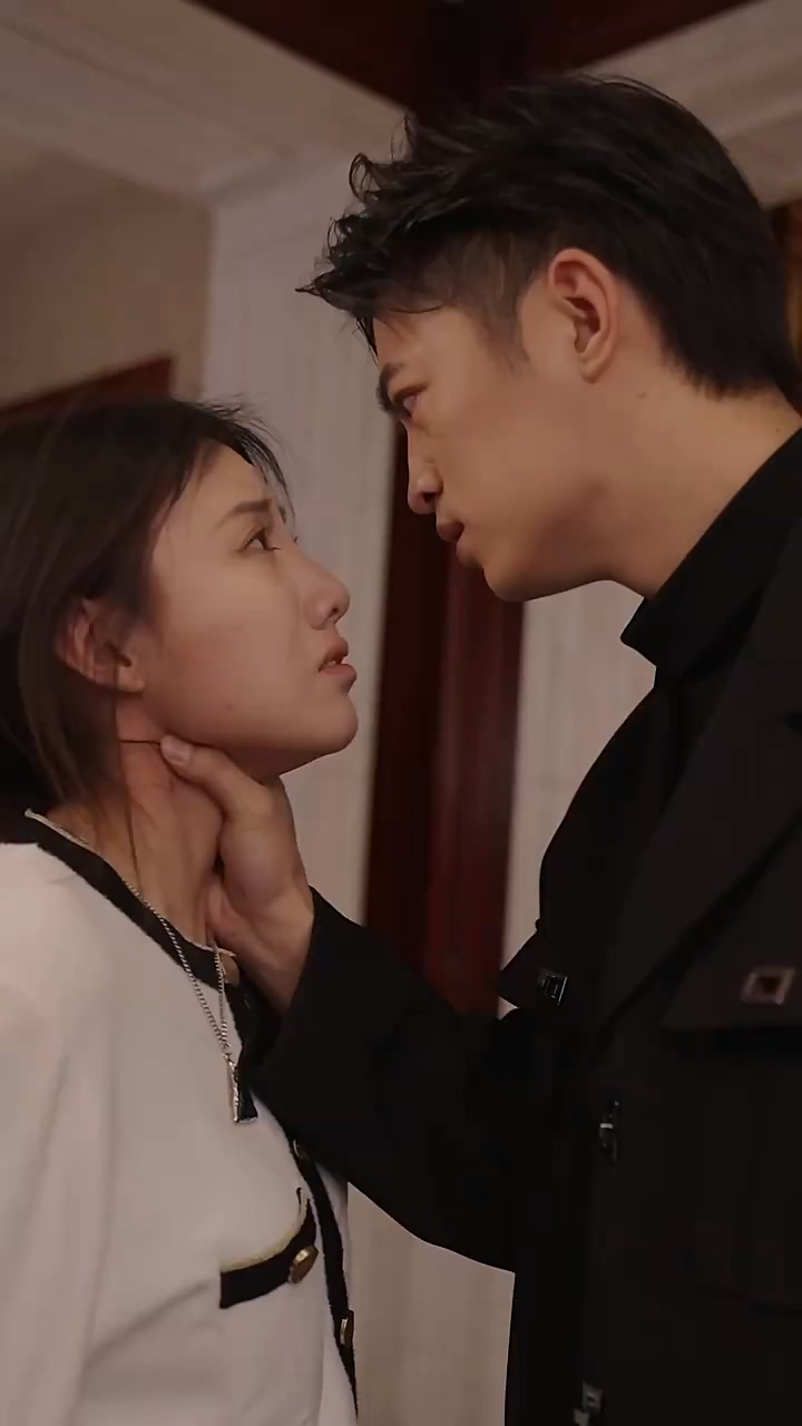 白少的魔女娇妻 第02集