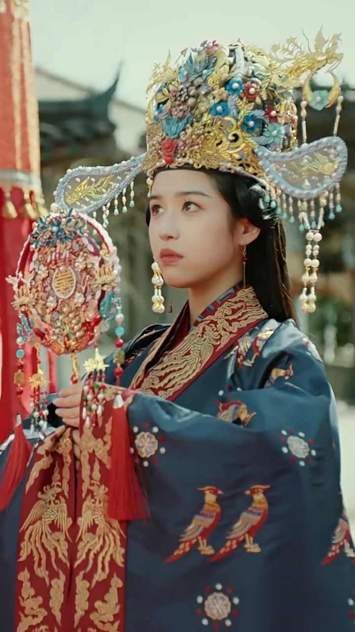 穿书后反派大佬偏宠我 第01集