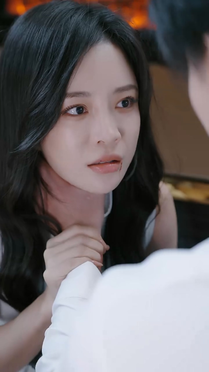 重生后，我和反派大佬结婚了 第02集