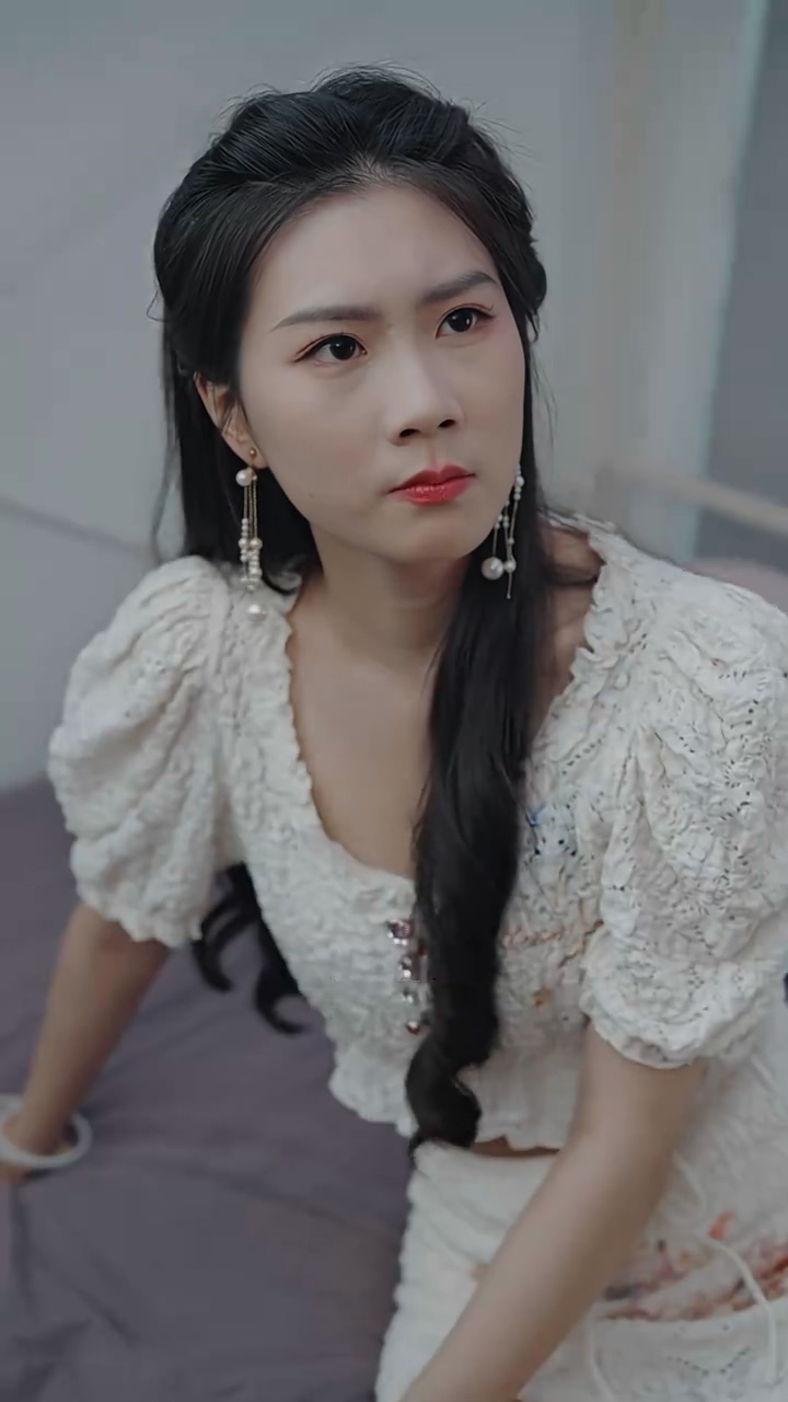 直播风云之百亿神豪 第02集