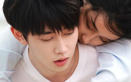 捡了个霸总回家卖椰子 第41-60集